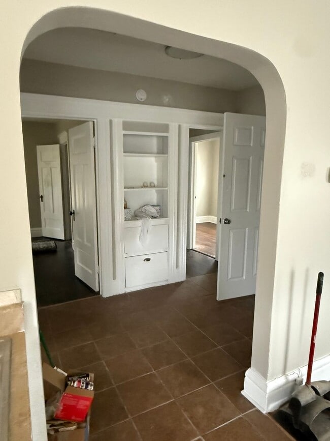 Building Photo - 1132 Monroe Ave