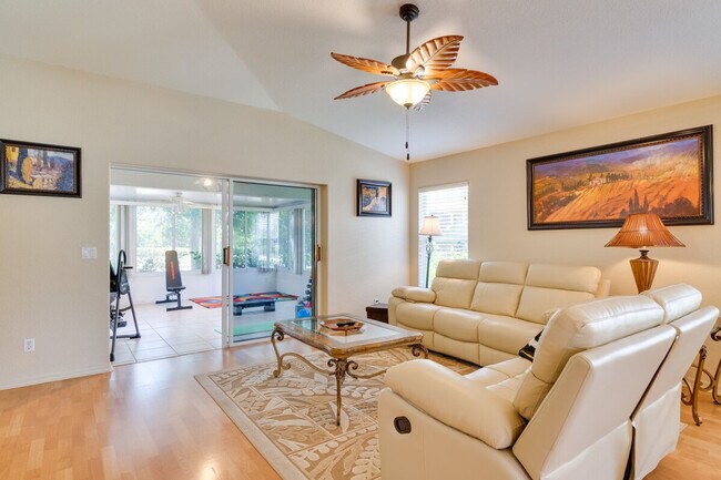 Building Photo - 2130 Rio Nuevo Dr