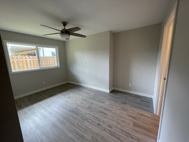 Building Photo - Kaneohe Duplex - Downstairs unit 2 bedroom...