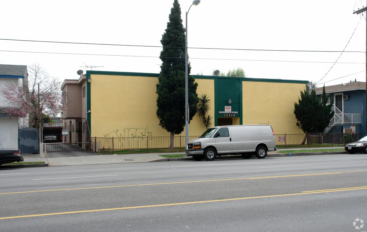 Building Photo - 14210 Sherman Way