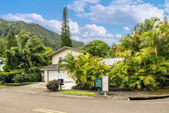 Building Photo - Beautiful Kaneohe 4-Bedroom Home w/ Backya...