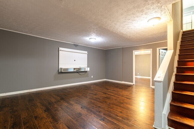 Building Photo - 4 Bedroom/2 Bath in Grayson!