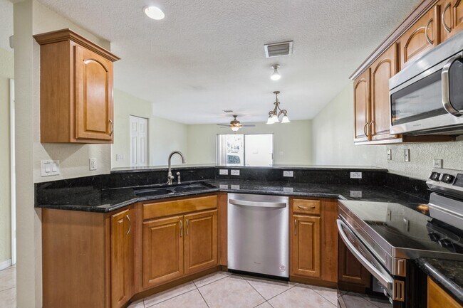 Foto del edificio - 22131 Majestic Woods Way
