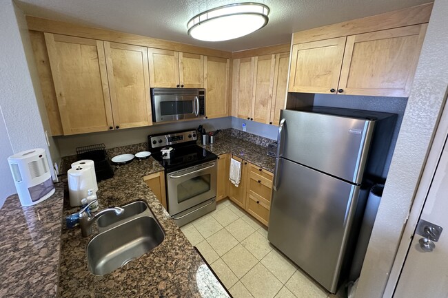 Building Photo - 3440 Lebon Dr