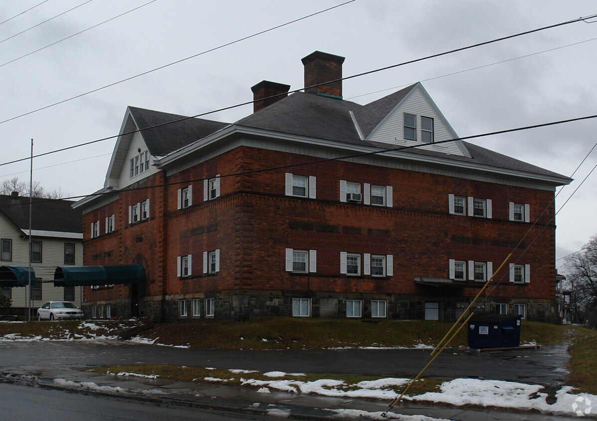 Building Photo - 311 N Main St