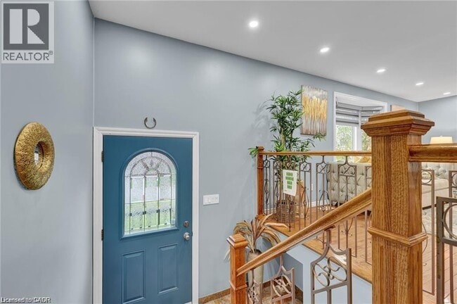 Building Photo - 152 Anvil St