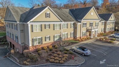 Building Photo - 208 Canter Ct