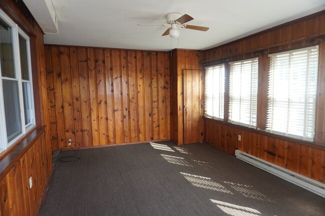Building Photo - 3033 Hamilton Ave