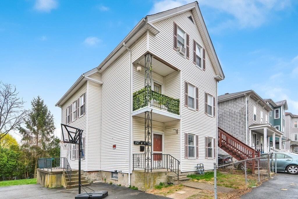 Building Photo - 13 Esther Street, Unit 3