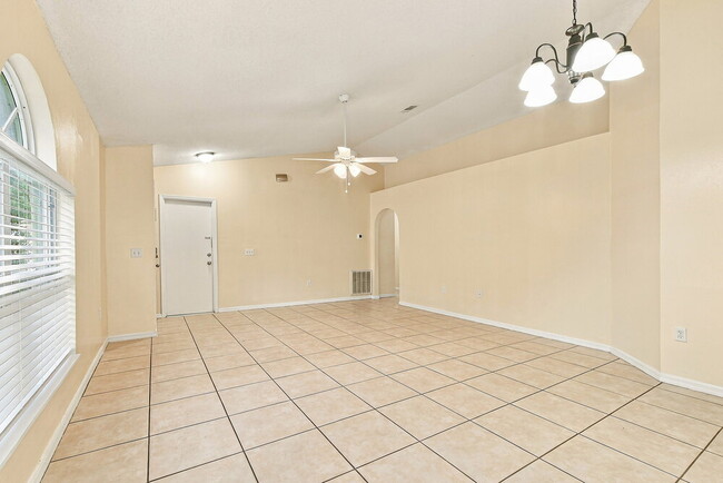 Building Photo - 12641 Parkbury Dr
