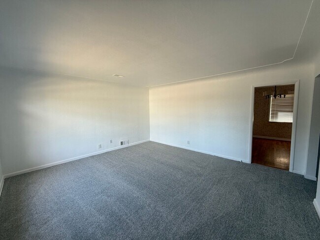 Foto del edificio - Beautifully Updated Home near Federal & Al...