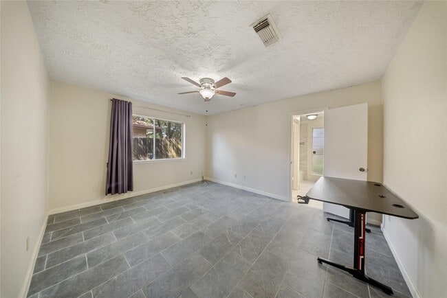 Building Photo - 15738 Tammany Ln