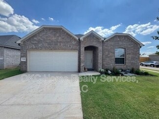 Building Photo - 9116 SW 18th St