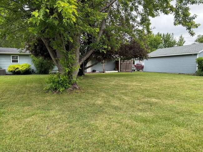 Building Photo - Available July 15th - West Fargo