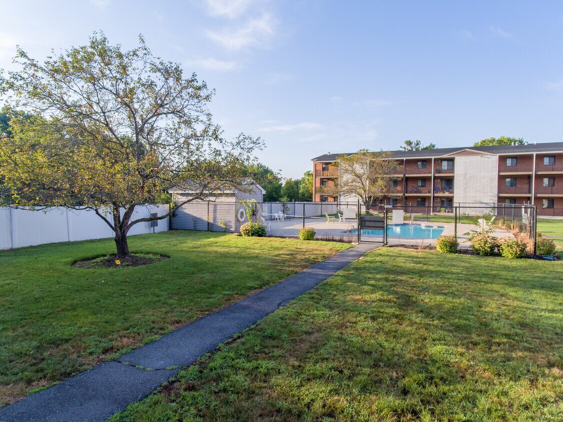 12 Arizona Ter, Arlington, MA 02474 Condo for Rent in Arlington, MA