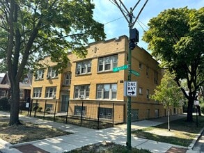 Building Photo - 2054 N Kilpatrick Ave