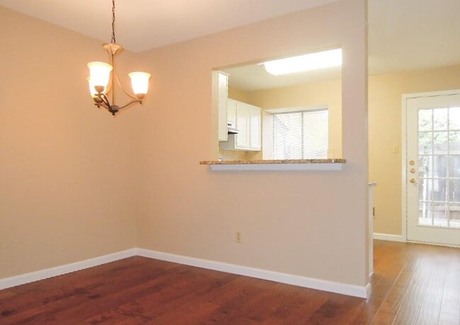 Building Photo - 1411 Gracy Farms Ln