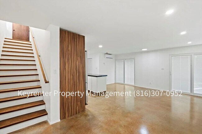 Building Photo - 3 Bed 2.5 Bath