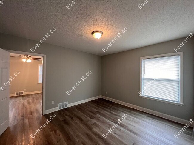 Foto del edificio - 2255 Cypress Cir