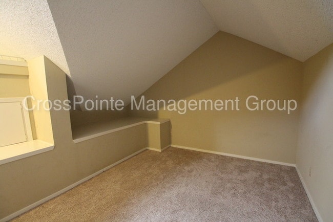 Building Photo - 1747 Eaglewood Dr