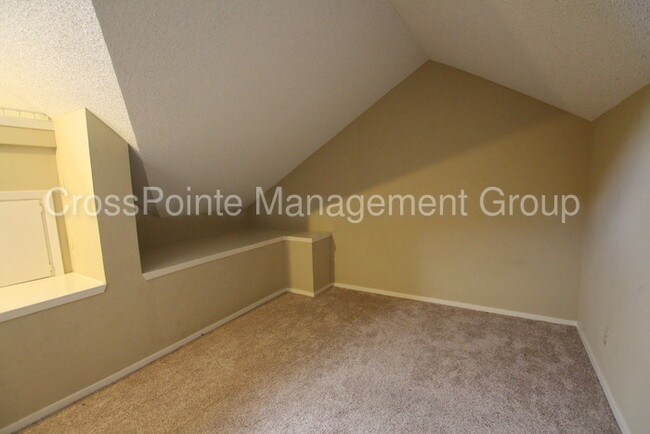 Foto del edificio - 1747 Eaglewood Dr