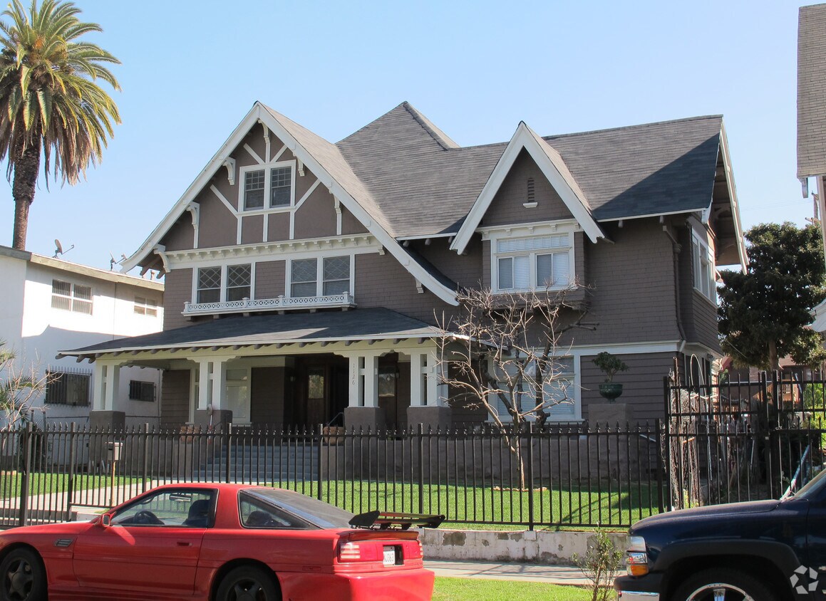Primary Photo - 1126 S Lake St