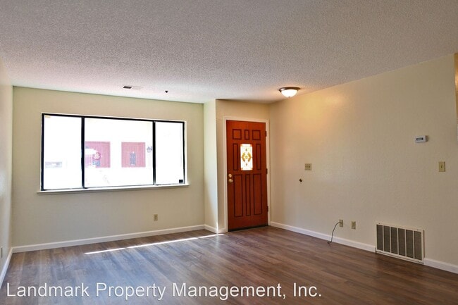Building Photo - 695 S Knickerbocker Dr