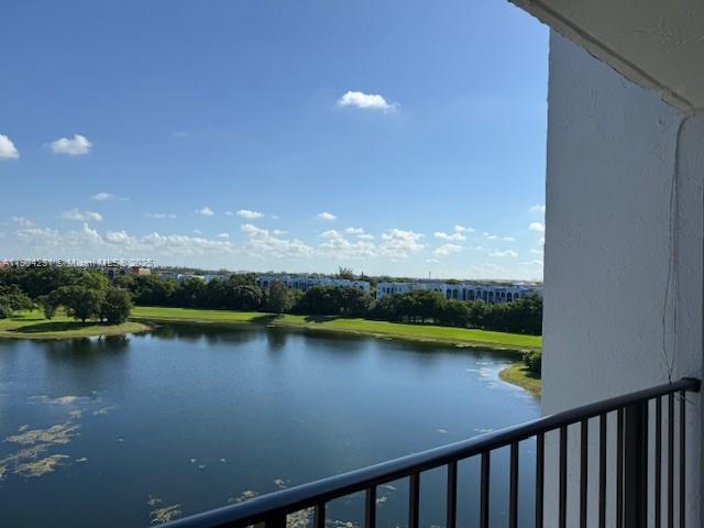 Foto del edificio - 9688 Fontainebleau Blvd