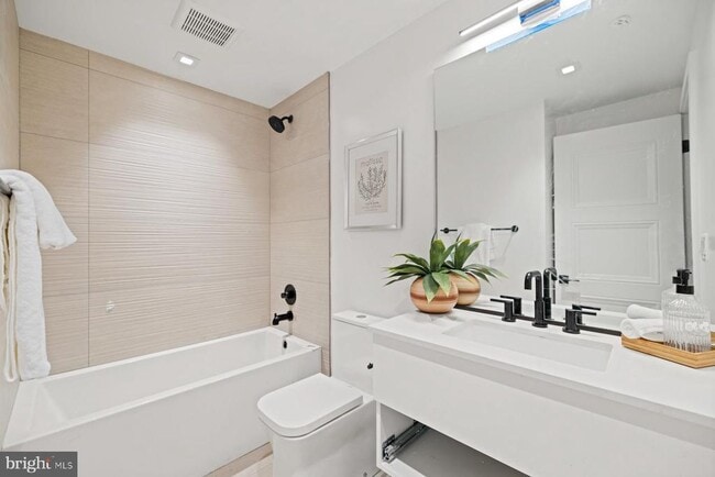 Foto del edificio - 1525 P St NW