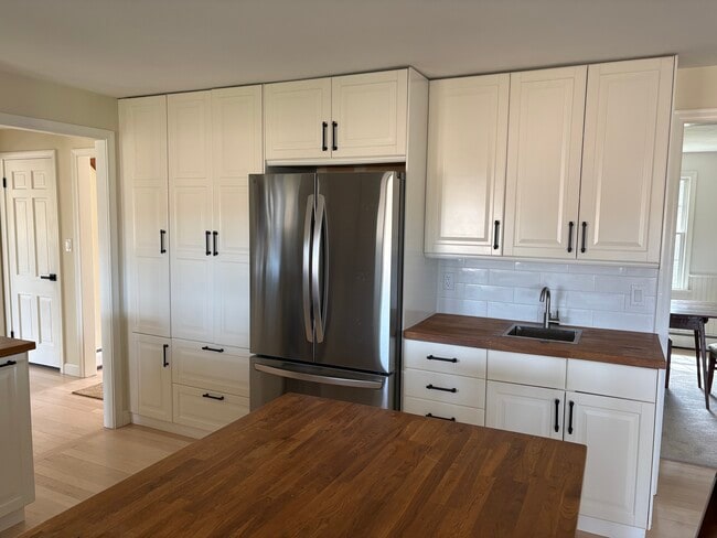 Building Photo - 17 Mallard Dr