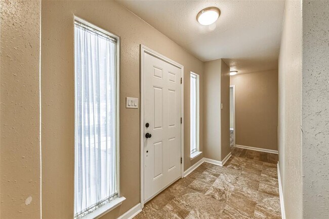Building Photo - 16735 Maplemont Dr