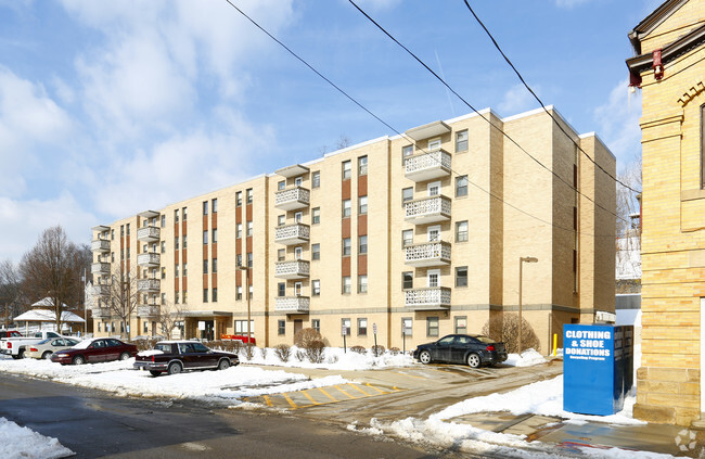 Building Photo - Thomas Bishop Apartments