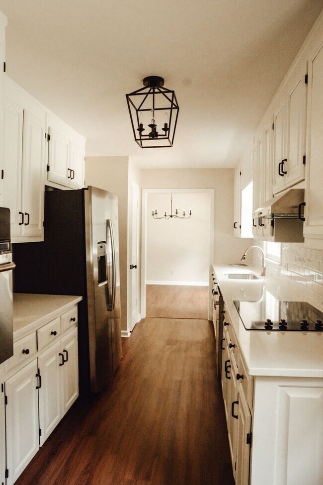 Building Photo - 3 Bed, 2 Bath Home in Flowery Branch, GA
