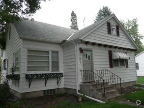 Building Photo - 101 4th St SE