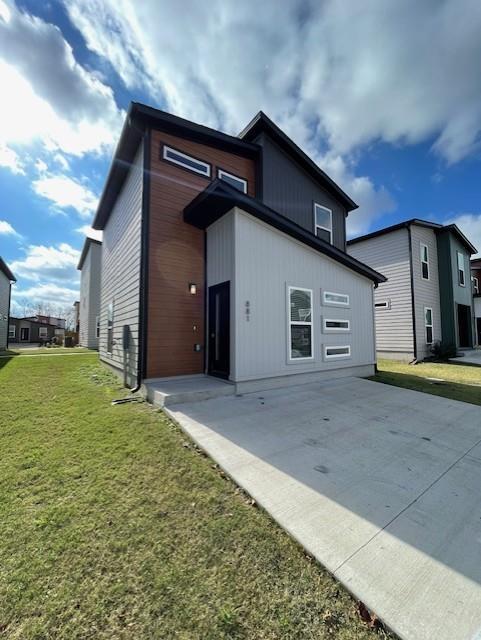 Building Photo - 881 Massachusetts Ave