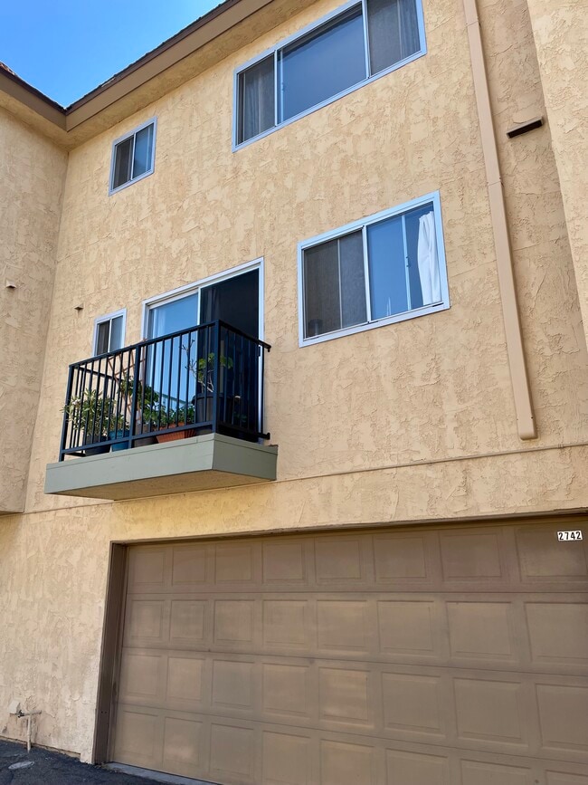 House back - 2742 Meadow Lark Dr