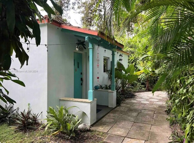 Foto del edificio - 388 NE 85th St