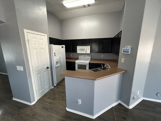 Foto del edificio - 15808 W Yavapai St