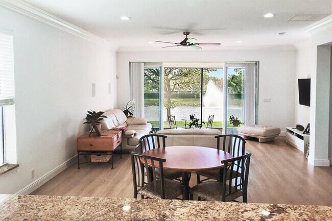 Foto del edificio - 8702 Tally Ho Ln