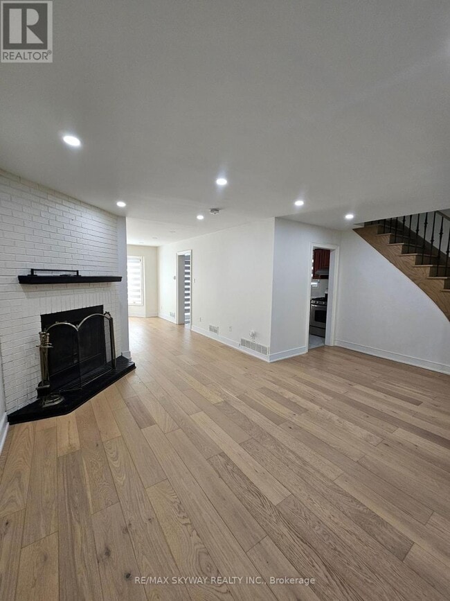 Building Photo - 546 Turnbridge Rd