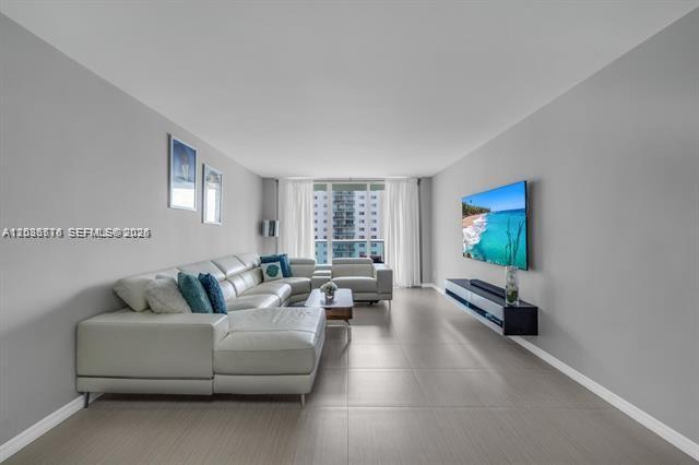 Foto del edificio - 19390 Collins Ave
