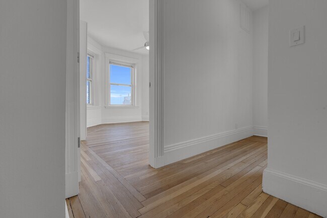 Building Photo - 1082 Commonwealth Ave