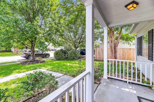 Building Photo - Stylish Living with Spacious Backyard!