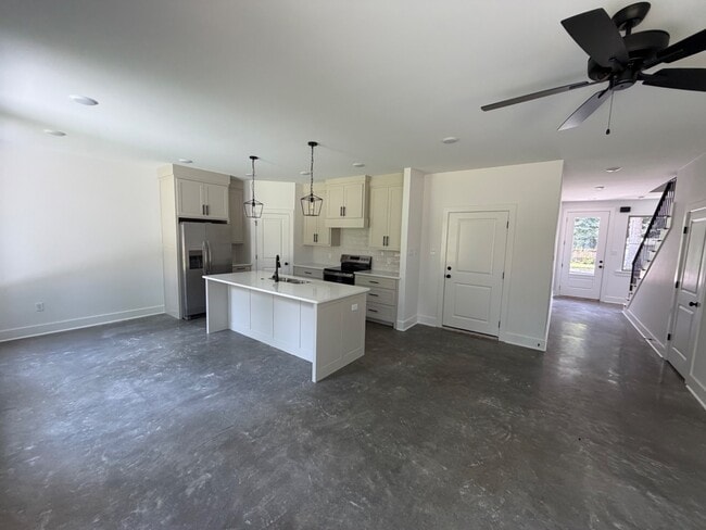 Foto del edificio - 414 Prickett Rd