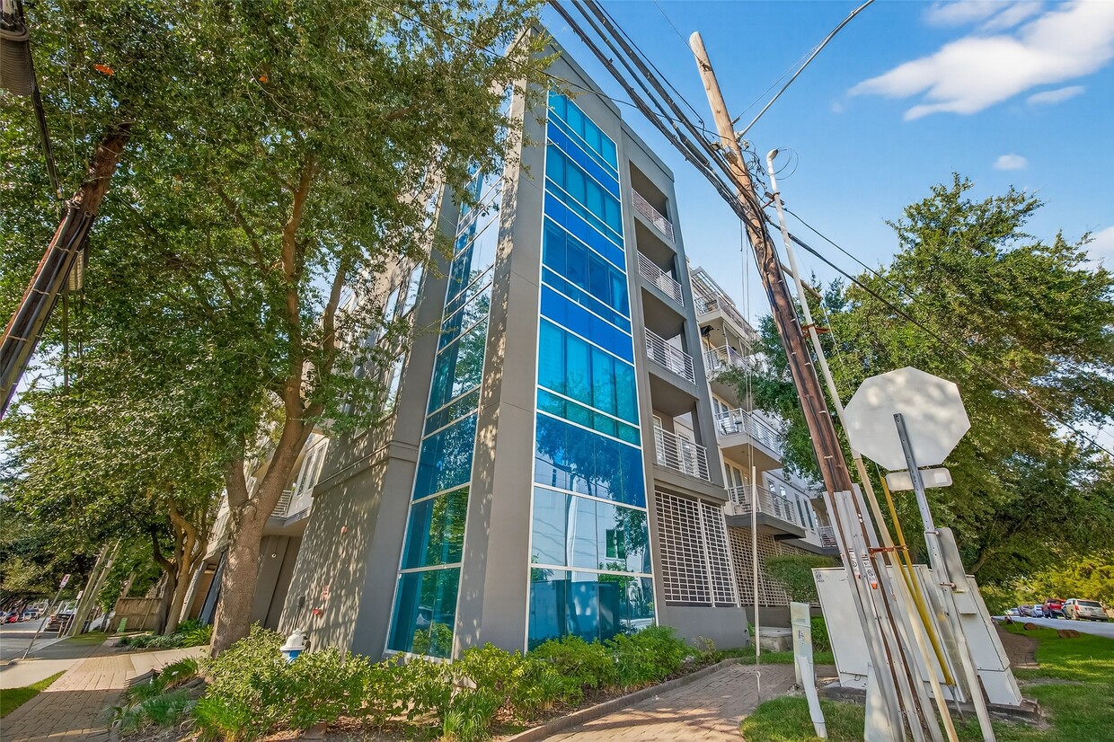 Primary Photo - 505 Jackson Hill St