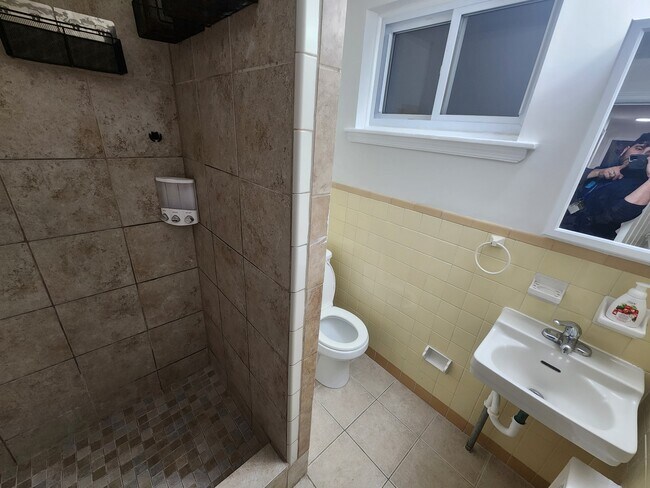 Photo - 2058 Robbins St Townhome