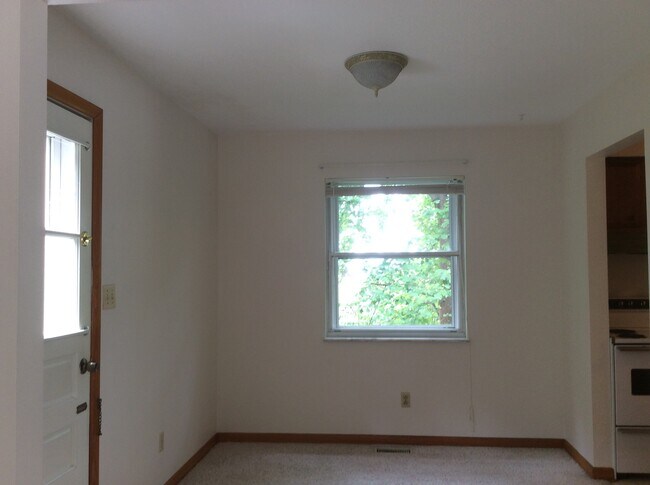 DR 14 Hilltop - Identical to 10 Hilltop - 10 Hilltop Ct