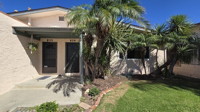 Foto del edificio - Spacious, 2BD/2BA with Fenced Yard and Sha...