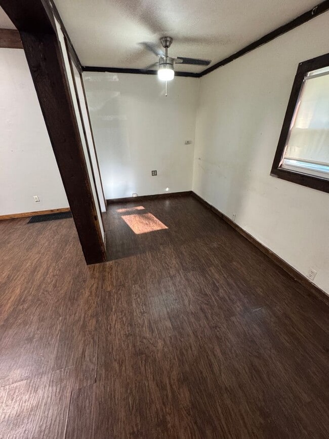 Building Photo - 334 N Mantua St