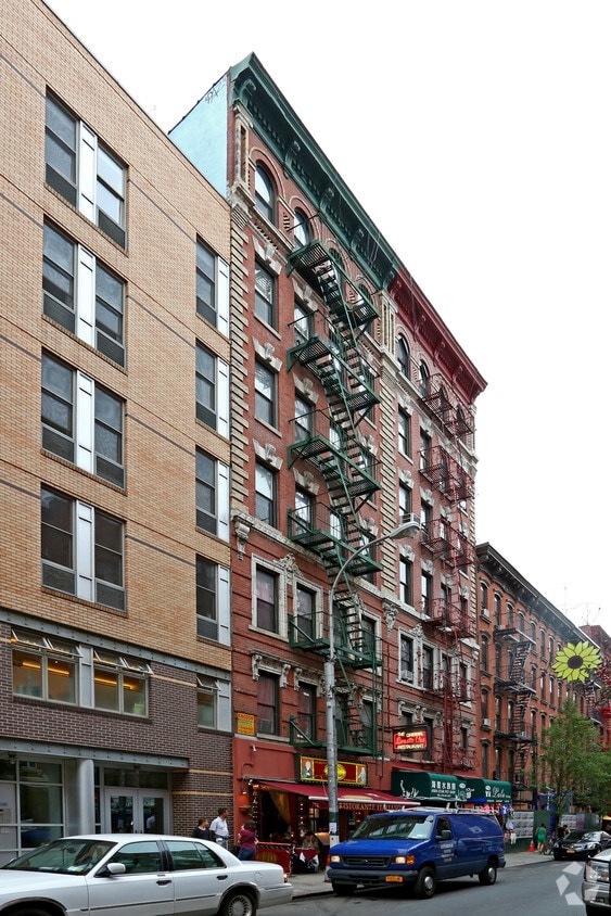 Building Photo - 174 Mulberry St